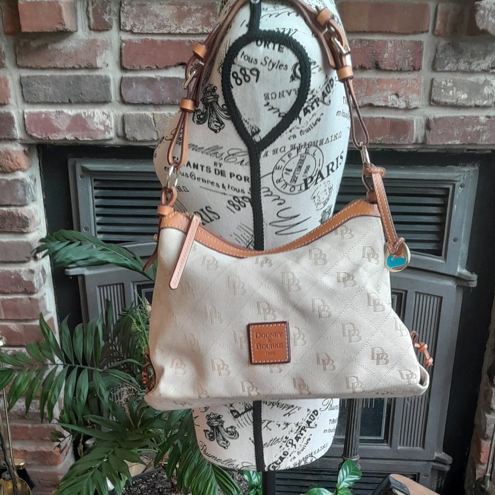 Dooney & Bourke Beige Monogram East West Slouch Shoulder Bag NWOT - Picture 1 of 16